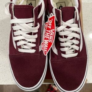 Burgundy Vans Old Skool! Brand new never worn. Size 8.5 or men’s 7